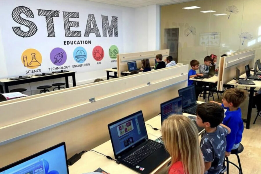 Descubre el Poder de una Educación STEAM: Preparando a nuestros Hijos/as para el Futuro