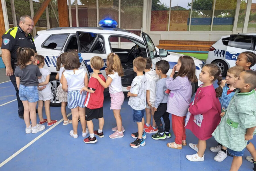 ¡Una visita emocionante! Los municipales  vienen a San Juan