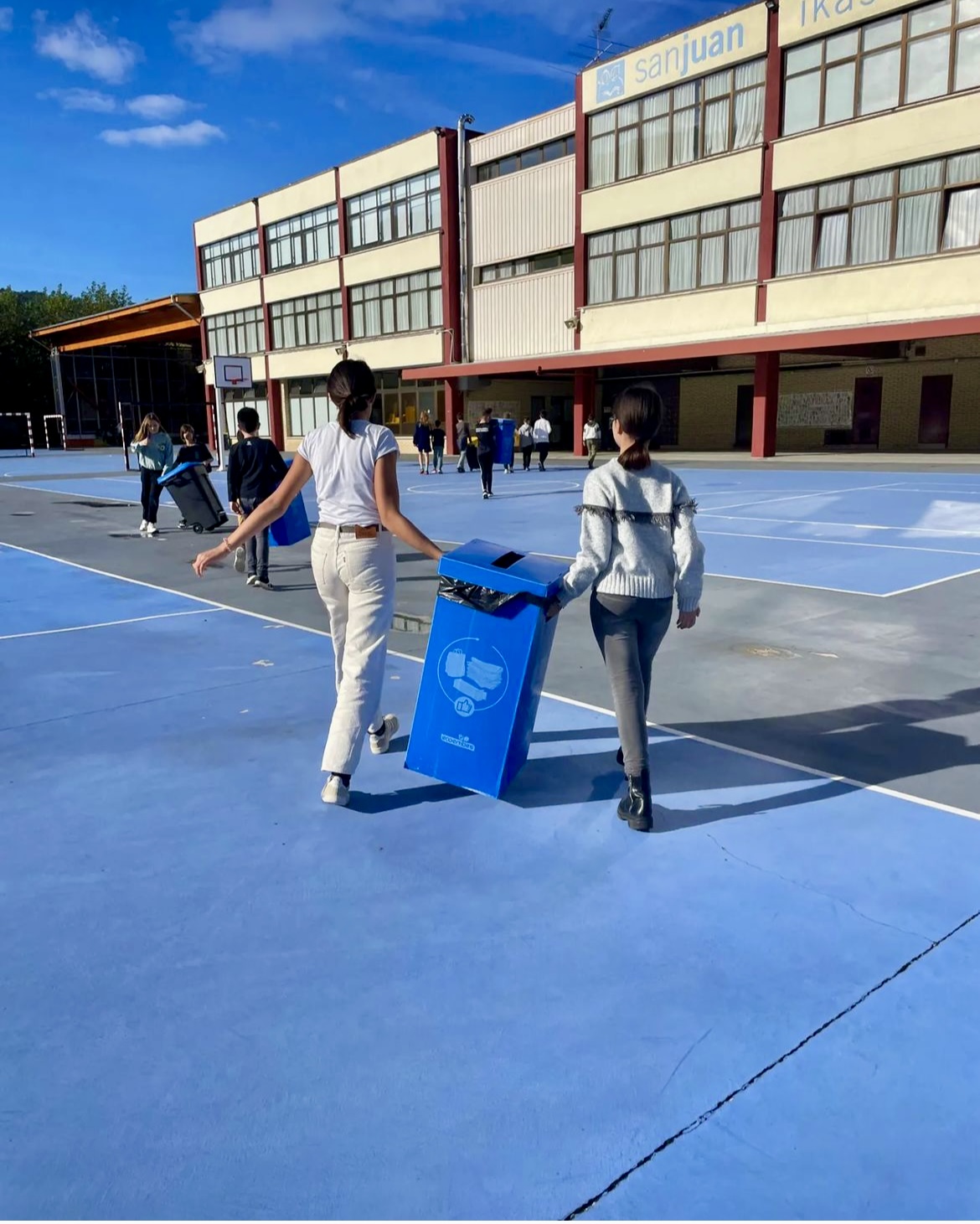 Héroes y heroínas del Reciclaje en Nuestro Colegio