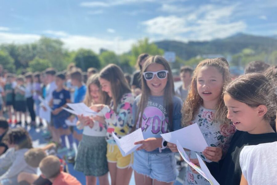 ¡Cantando en euskera y despidiendo el curso con SanJuanKantari!