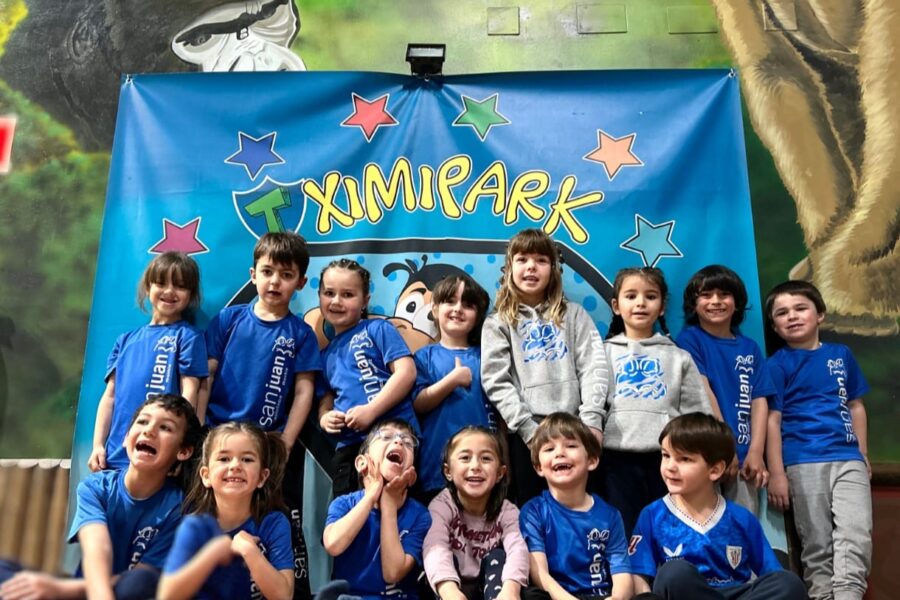 Los txikis de Infantil disfrutan en Tximipark