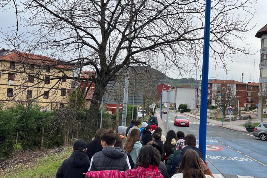 Comprometidos con el ODS 12: Analizando y Mejorando Nuestro Pueblo  ♻️